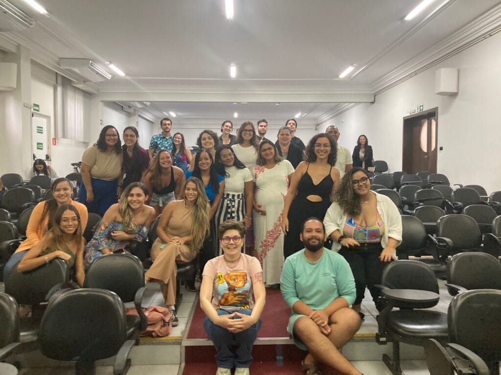 Estudantes de Psicologia, em estágio básico, são orientados pelo CRP19